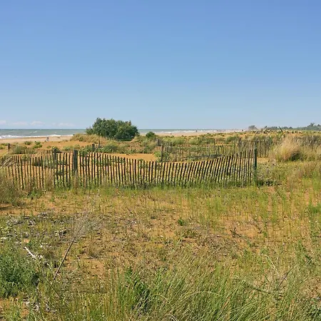 Flat With Luminous Terrace Close To The Sea *