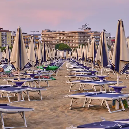 Flat With Luminous Terrace Close To The Sea Апартаменти