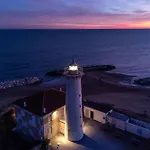 Flat With Luminous Terrace Close To The Sea