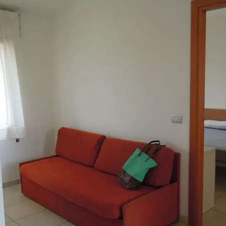 Flat With Luminous Terrace Close To The Sea