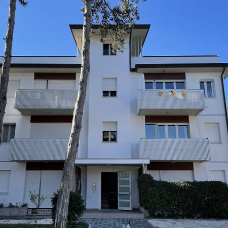 شقة Flat With Luminous Terrace Close To The Sea *