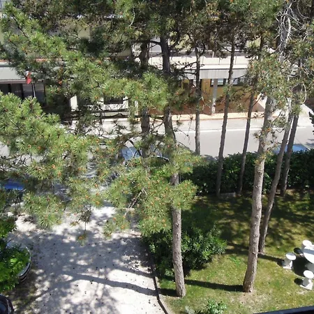 شقة Flat With Luminous Terrace Close To The Sea *