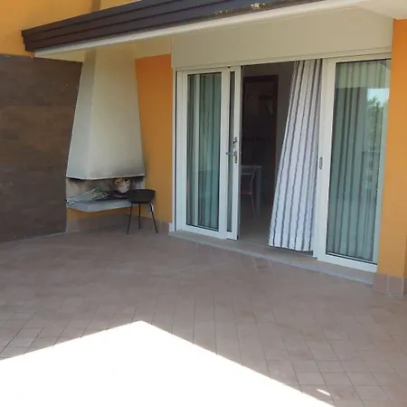 Flat With Luminous Terrace Close To The Sea شقة