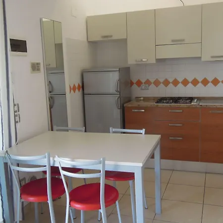 Flat With Luminous Terrace Close To The Sea