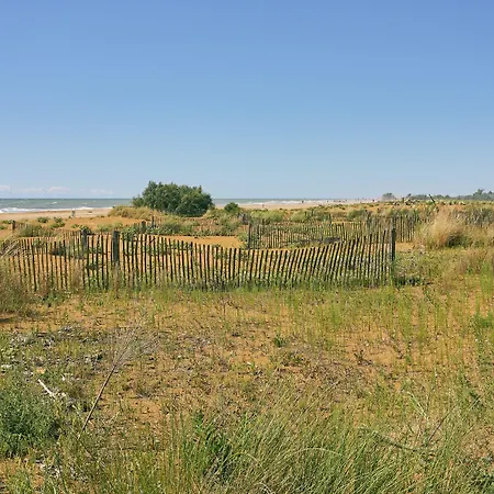 Flat With Luminous Terrace Close To The Sea شقة