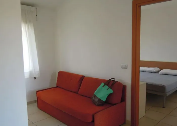 Flat With Luminous Terrace Close To The Sea